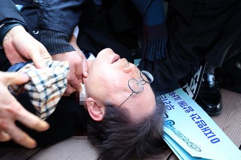 Kronologi Pemimpin Partai Oposisi Korsel Lee Jae-myung Ditikam Lehernya oleh Pria Tak Dikenal