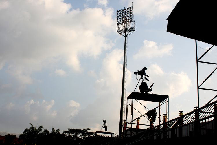 Kamera offset dan kamera gol dan yang dipersiapkan untuk tayangan kompetisi sepak bola Indonesia. Saat ini Jumlah kamera pbertambah menjadi 11 sejak penggunaan VAR sejak championship series Liga 1 2023-2024.