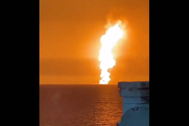 Sebuah ledakan kuat mengguncang wilayah Laut Kaspia di mana Azerbaijan memiliki ladang minyak dan gas lepas pantai yang luas pada Minggu malam (4/7/2021).
