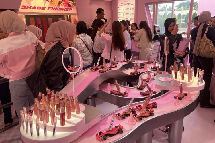 Wardah Lip Paddock di The Crystal, Senayan City, Jakarta, Kamis (14/5/2026).