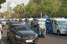 Demo Sopir di Balai Kota, Jalan Medan Merdeka Selatan Jadi Parkiran Mobil JakLingko 