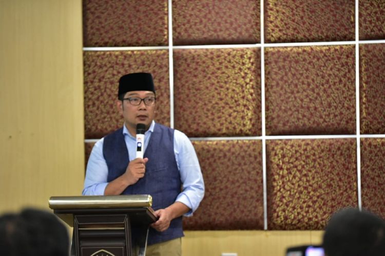 Wali Kota Bandung Ridwan Kamil saat berbicara dalam kegiatan pertemuan tim optimasi dan sinkronisasi di Gedung Pelatihan Unpad, Jalan Dago, Kamis (2/8/2018). 