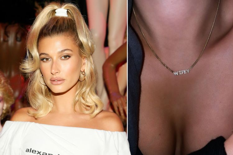 Hailey Baldwin dengan kalung bertuliskan Wifey