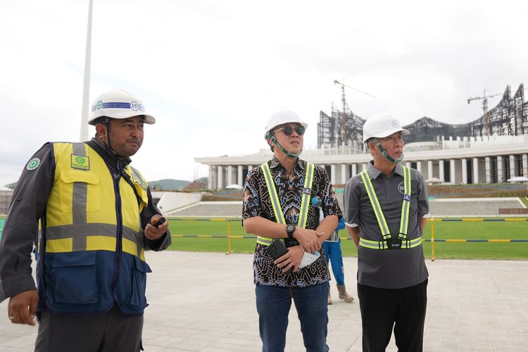 Investor senior Indonesia Lo Kheng Hong saat mengunjungi pembangunan proyek-proyek IKN, Kalimantan Timur (Kaltim), Rabu (17/7/2024). 