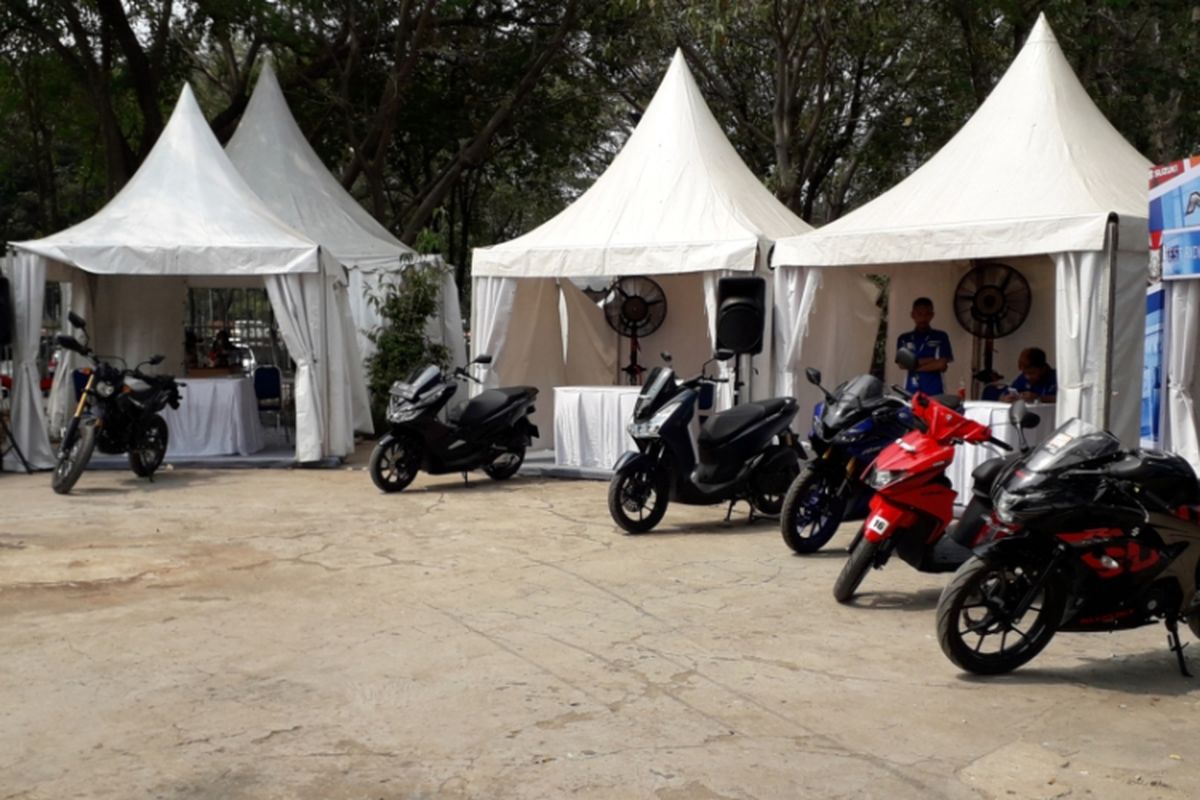 Sejumlah motor yang disediakan di area test ride di lokasi penyelenggaraan Otobursa Tumplek Blek 2018 di Gambir Expo, JIExpo Kemayoran, Jakarta, Sabtu (21/7/2018).