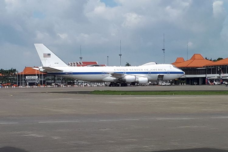 Pesawat Boeing E-4B terlihat berada di bandara Soekarno-Hatta, Tangerang, Banten, Selasa (23/1/2018).