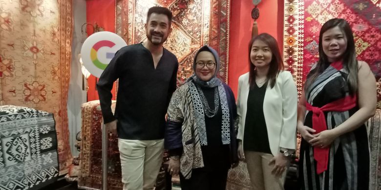  (Paling kiri ke kanan) Head of Corporate Communications Google Indonesia Jason Tedjasukmana, Marketing Director PT Paragon Technology and Innovation Putri Diah Paramita, Insight Specialist Google Indonesia Ariani Dwijayanti, dan Industry Manager Google Indonesia Regina Prisilia pada peluncuran data tren terbaru seputar Bulan Ramadhan oleh Google di Jakarta Selatan, Rabu (15/5/2019).