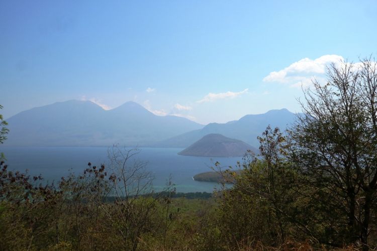 Pemandangan dari Flores Timur, NTT