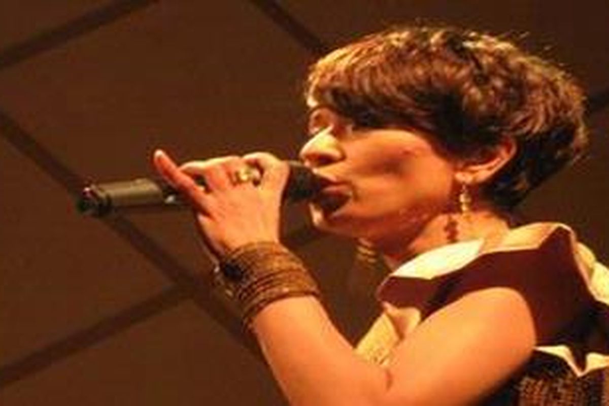 Syaharani tampil di Ambon Jazz Plus Festival yang digelar tanggal 8-10 Oktober 2010 di Ambon, Maluku.