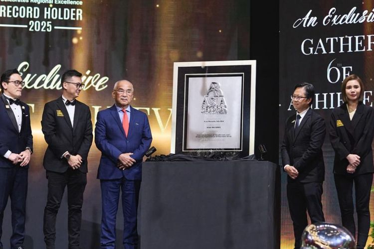 ASEAN Records memperluas platform ke luar Asia Tenggara dengan meluncurkan Asia Records.

Ini adalah lembaga kontinental yang berfokus pada pengakuan atas pencapaian luar biasa di bidang inovasi, kewirausahaan, budaya, dan pariwisata di kawasan Asia.
