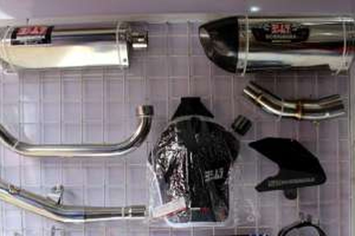 Yoshimura muffler dijual di diler Yamaha.