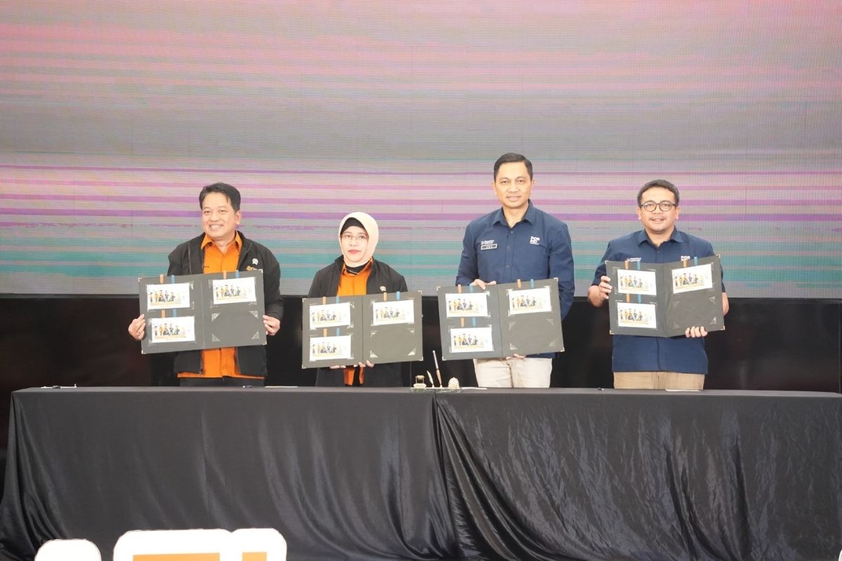 Peluncuran Sampul Peringatan Edisi Khusus Sensus Ekonomi 2026 (SE2026) yang dihadiri oleh Badan Pusat Statistik (BPS) bersama PT Pos Indonesia pada Jumat (5/6/2026).