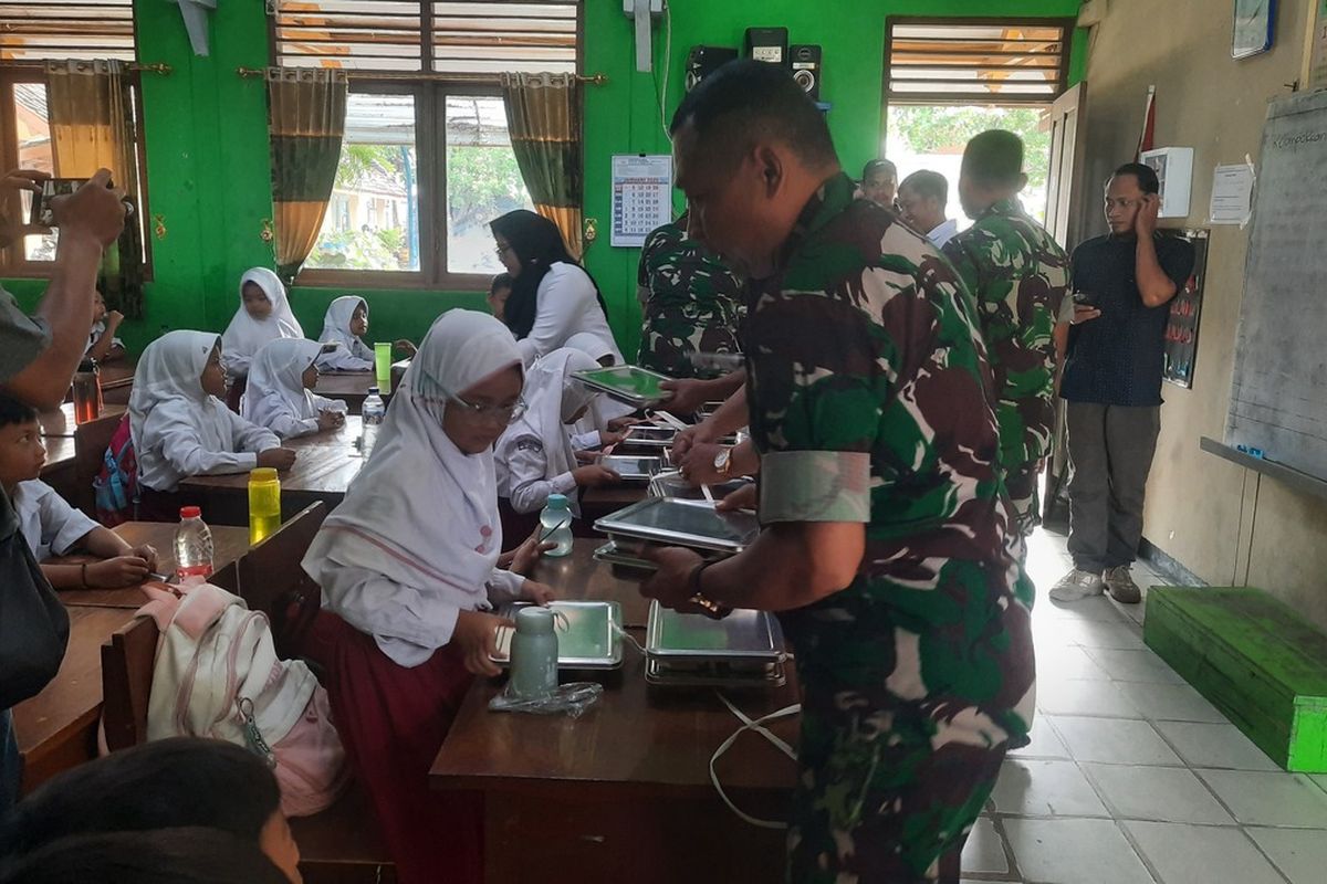 Kontras Anggap Keterlibatan TNI dalam Makan Bergizi Gratis Ilegal