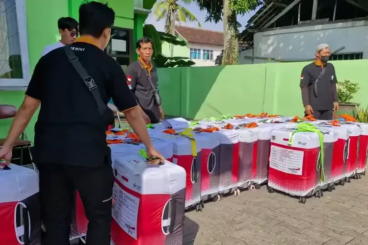 Unik, Jemaah Haji Pacitan Pasang Boneka hingga Rajutan agar Koper Tak Tertukar