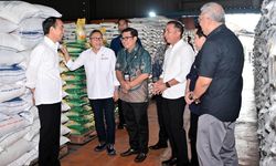 Mendag Zulhas: Presiden Pastikan Bantuan Beras Lanjut sampai Juni 2024