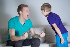 Marah saat Ajari Anaknya, Pria Ini Rahangnya Tak Bisa Menutup