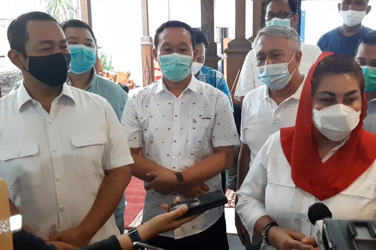 Paslon petahana Hendi-Ita usai hasil hitung cepat Pilwakot Semarang