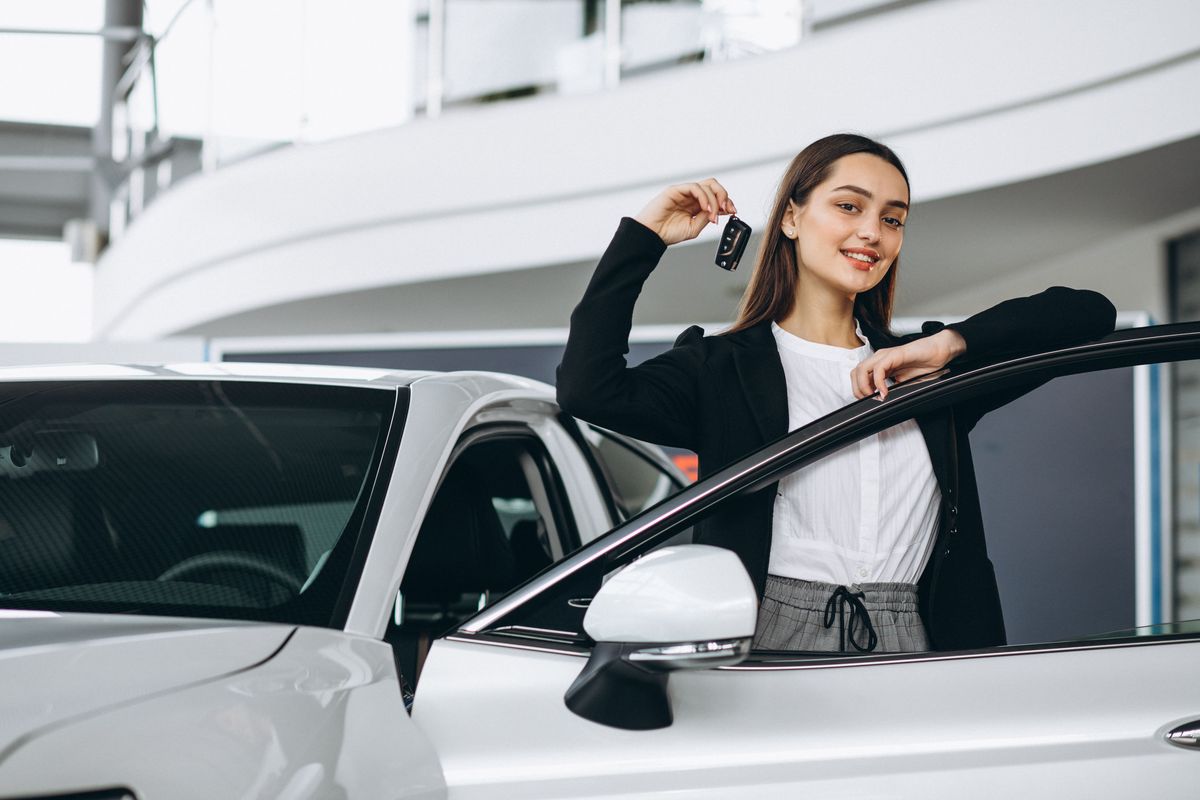 Sewa mobil jadi opsi ideal bagi wisatawan yang ingin berlibur dengan bebas di Bali. 