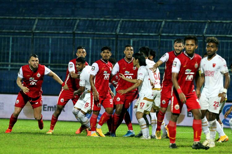 Laga perdana babak penyisihan grup B Piala Menpora 2021 Persija Jakarta melaran PSM Makassar yang berakhir dengan skor 0-2 di Stadion Kanjuruhan Kabupaten Malang, Jawa Timur, Senin (22/03/2021) malam.