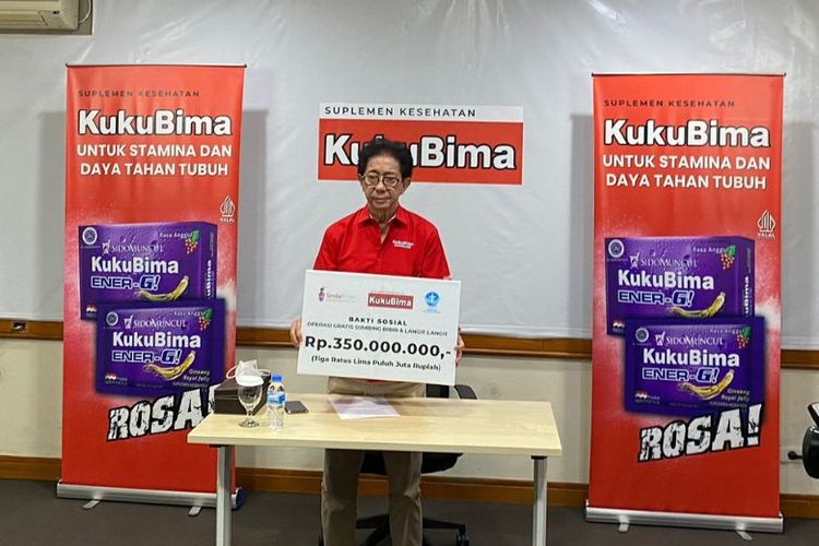 Direktur Sido Muncul Irwan Hidayat melalui produk Suplemen Kesehatan Kuku Bima Energi memberikan bantuan dana sebesar Rp 350 juta untuk acara operasi bibir sumbing gratis.