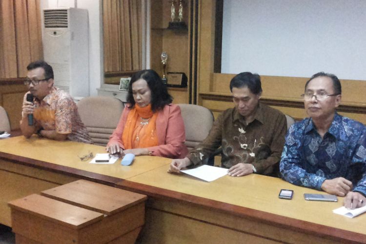 Universitas Gunadarma memberikan sanksi terhadap mahasiswanya yang menjadi pelaku perundungan atau bullying terhadap MF (19). Pengumuman pemberian sanksi itu dilakukan  dalam sebuah konferensi pers yang digelar Rektorat Universitas Gunadarma di kampus di Jalan Margonda, Depok, Rabu (19/7/2017) malam.