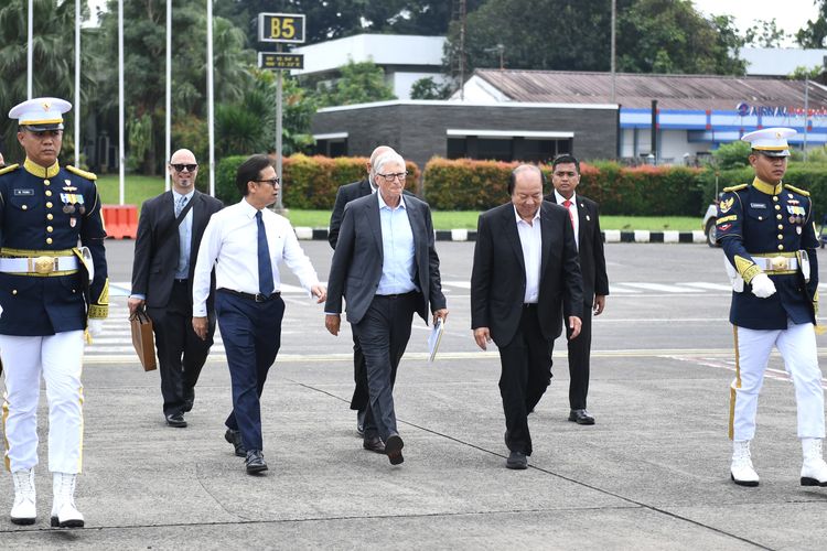 Pendiri Mayapada Group Dato? Sri Tahir, menegaskan visinya dalam dunia filantropi saat menghadiri pertemuan khusus bersama Presiden Republik Indonesia, Prabowo Subianto, dan tokoh filantropi dunia, Bill Gates, di Istana Kepresidenan Jakarta, pekan lalu.