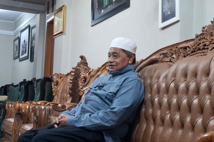 KH Ubaidillah, Pimpinan Ponpes Cipasung