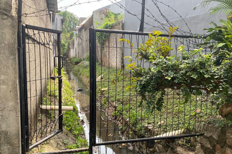 Bosan Banjir Terus, Warga Kebayoran Baru Desak Kali Grogol Segera Dikeruk