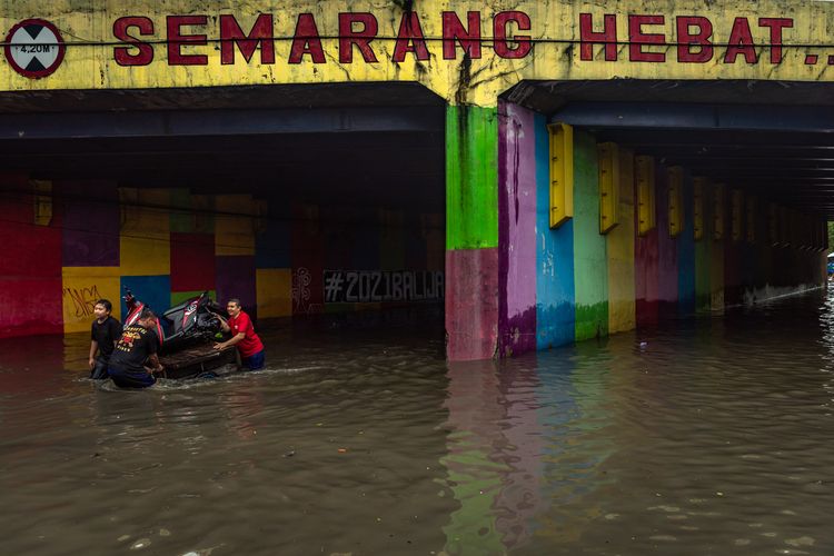 Saat Banjir Terjang Semarang di Tengah Gerakan 