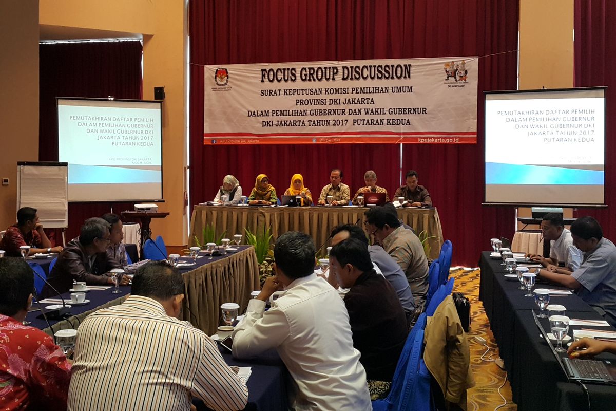 Focus group discussion (FGD) Surat Keputusan KPU DKI Jakarta pada putaran kedua Pilkada DKI Jakarta 2017 yang diadakan KPU DKI Jakarta di Lumire Hotel, Senen, Jakarta Pusat, Kamis (2/3/2017).