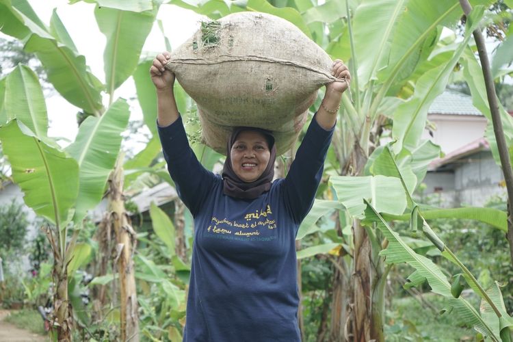 Kartini Tangguh dari Sukabumi, Kisah Peternak Perempuan Sekolahkan Anak hingga Perguruan Tinggi
