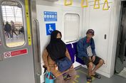 Kursi Prioritas KRL Jadi Rebutan, Rasa Lelah Sepulang Kerja Kaburkan Kesadaran