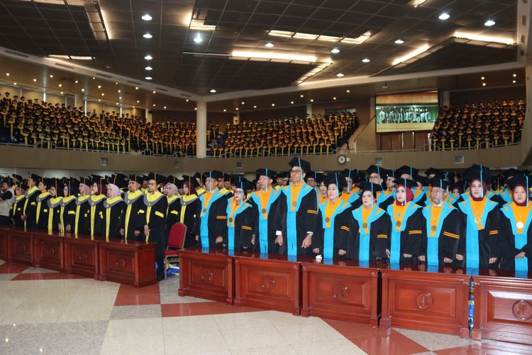 Wisuda 1.800 Lulusan, UT Siap Dukung Program Peningkatan Angka Partisipasi Perguruan Tinggi