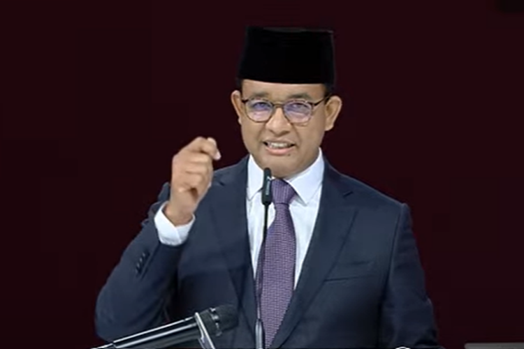 Calon presiden nomor 1 Anies Baswedan dalam debat kelima Pilpres 2024 yang digelar di Jakarta Convention Center, Jakarta pusat, Minggu (4/2/2024). 