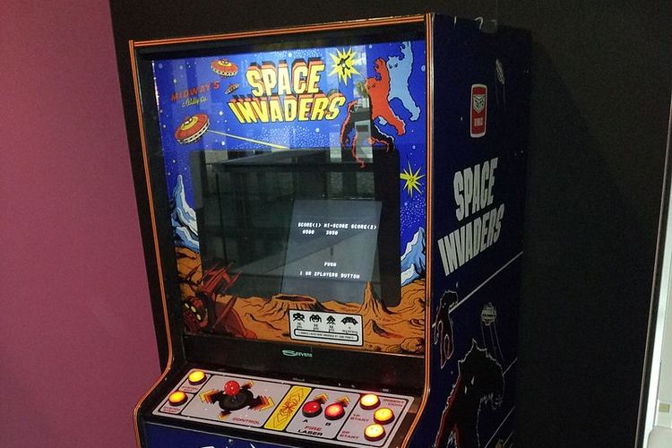 Mesin game arcade Space Invaders.