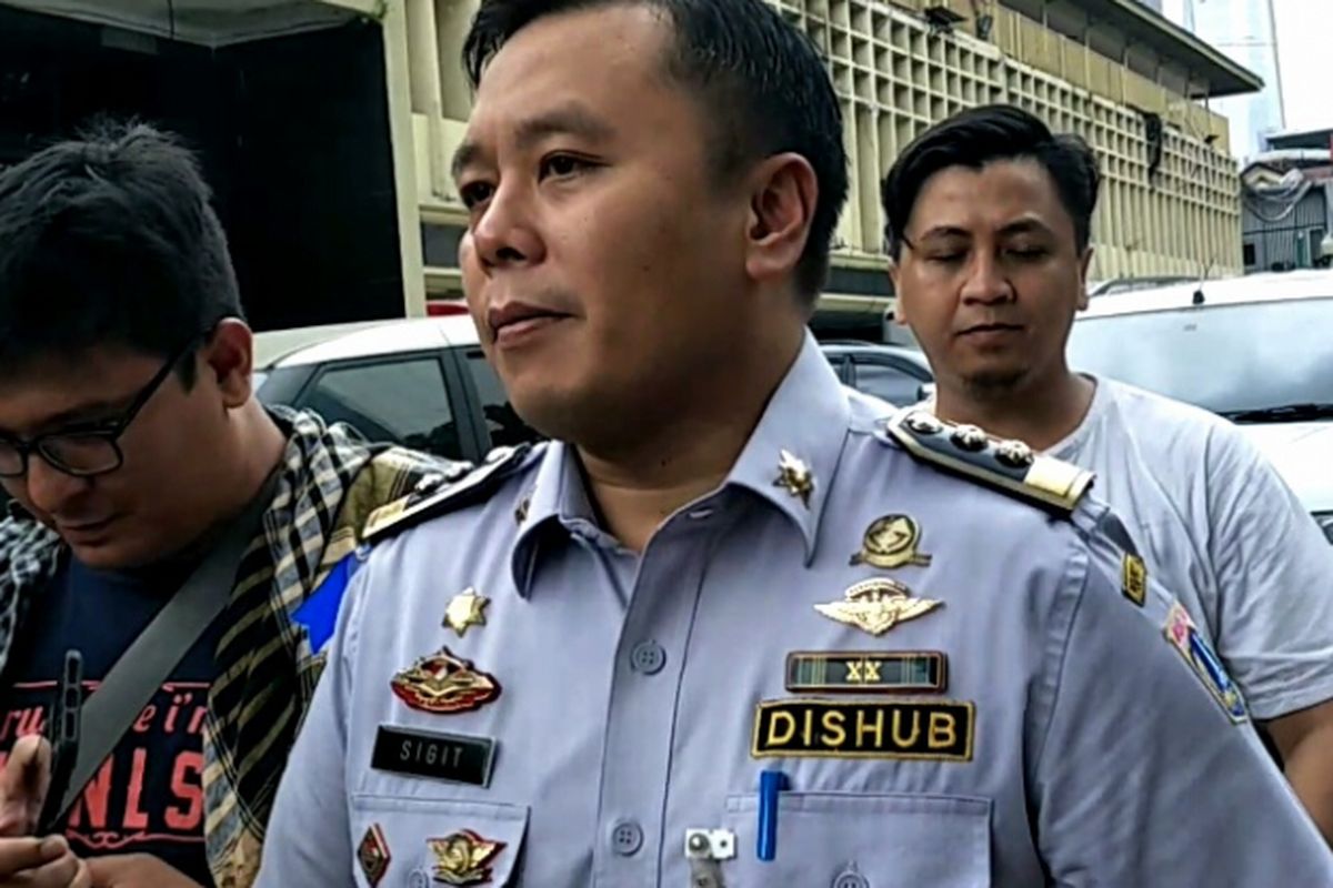 Wakil Kepala Dinas Perhubungan DKI Sigit Wijatmoko saat memenuhi panggilan Polda Metro Jaya terkait penataan Tanah Abang, Jumat (9/3/2018).