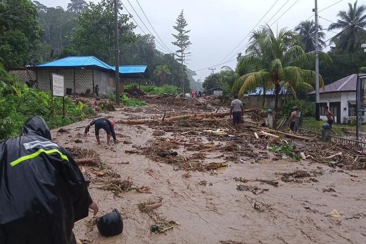 Banjir di Yapen dan Nabire, Selasa (14/9/2021)