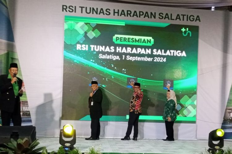 Pj. Wali Kota Salatiga Yasip Khasani meresmikan RSI Tunas Harapan, Minggu (1/9/2024).