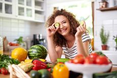 7 Makanan yang Baik untuk Menunjang Kesehatan Mata, Apa Saja?