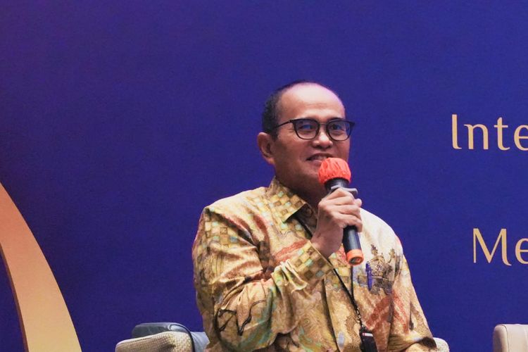 Anggota Komite Badan Pengatur Hilir Minyak dan Gas Bumi (BPH Migas) Wahyudi Anas dalam Diskusi Panel Gas Bumi dengan topik Integrasi Pengembangan Gas Bumi dan Industri Hilirisasi dalam Rangka Meningkatkan Pertumbuhan Ekonomi, di Jakarta, Kamis (12/12/2024).