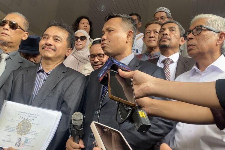 Kuasa Hukum Roy Suryo Pertimbangkan Ajukan Gugatan Intervensi di Sidang Ijazah Jokowi