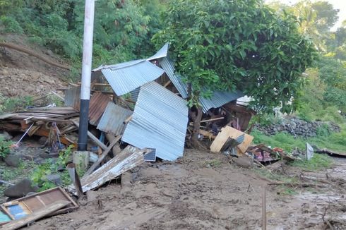 Detik-detik Ibu di NTT Selamatkan Kedua Anaknya yang Tertimbun Longsor