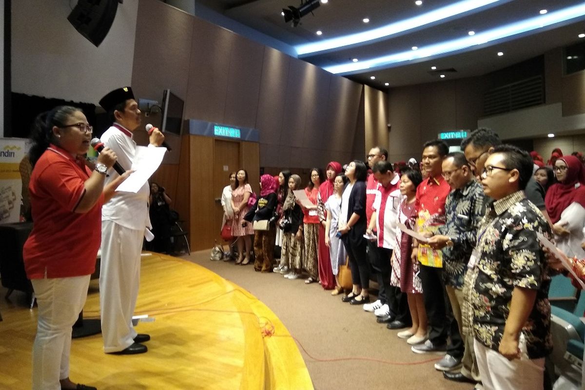 Bupati Purwakarta Dedi Mulyadi mengatakan radikalisme dan terorisme hanya bisa ditangkal dengan pemberdayaan ekonomi dan penguatan budaya lokal. Hal itu disampaikan dalam kuliah umum di hadapan para TKI di Hongkong, Minggu (20/8/2017)