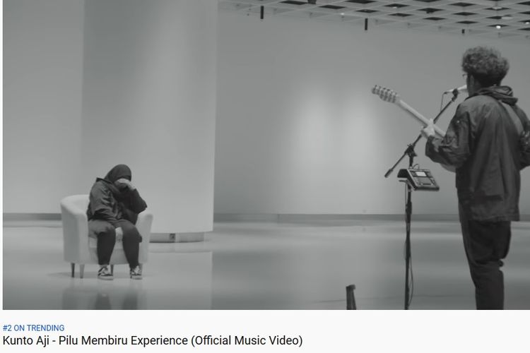Video musik Pilu Membiru Experience milik Kunto Aji.