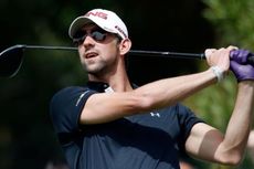 Phelps Cedera Kaki Saat Bermain Golf
