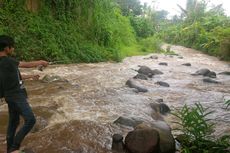 Heboh Tumpukan Batu di Sukabumi, Warga Minta Pembuatnya Bertanggung Jawab