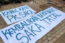 Spanduk Dukungan Saka Tatal Dibentang di PN Cirebon, Sang Kakak Minta Nama Baik Adiknya Dikembalikan