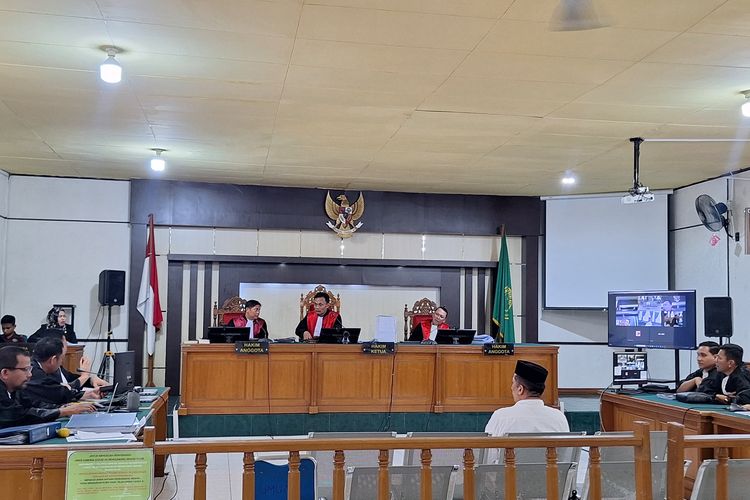 Sidang kasus dugaan korupsi Bupati Kepulauan Meranti nonaktif, M Adil, di Pengadilan Negeri Pekanbaru, Riau, Selasa (19/9/2023).