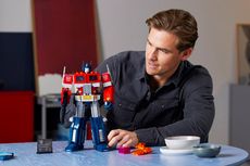 Lego Optimus Prime, Bisa Bertansformasi Tanpa 