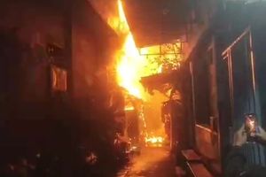 Kebakaran Tambora Jakbar Hanguskan 27 Bangunan: Dugaan Korsleting, Aksi Heroik Warga, hingga Api Menyala Lagi